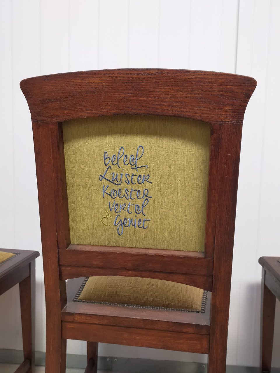 Eetkamerset (tafel + 6 stoelen)