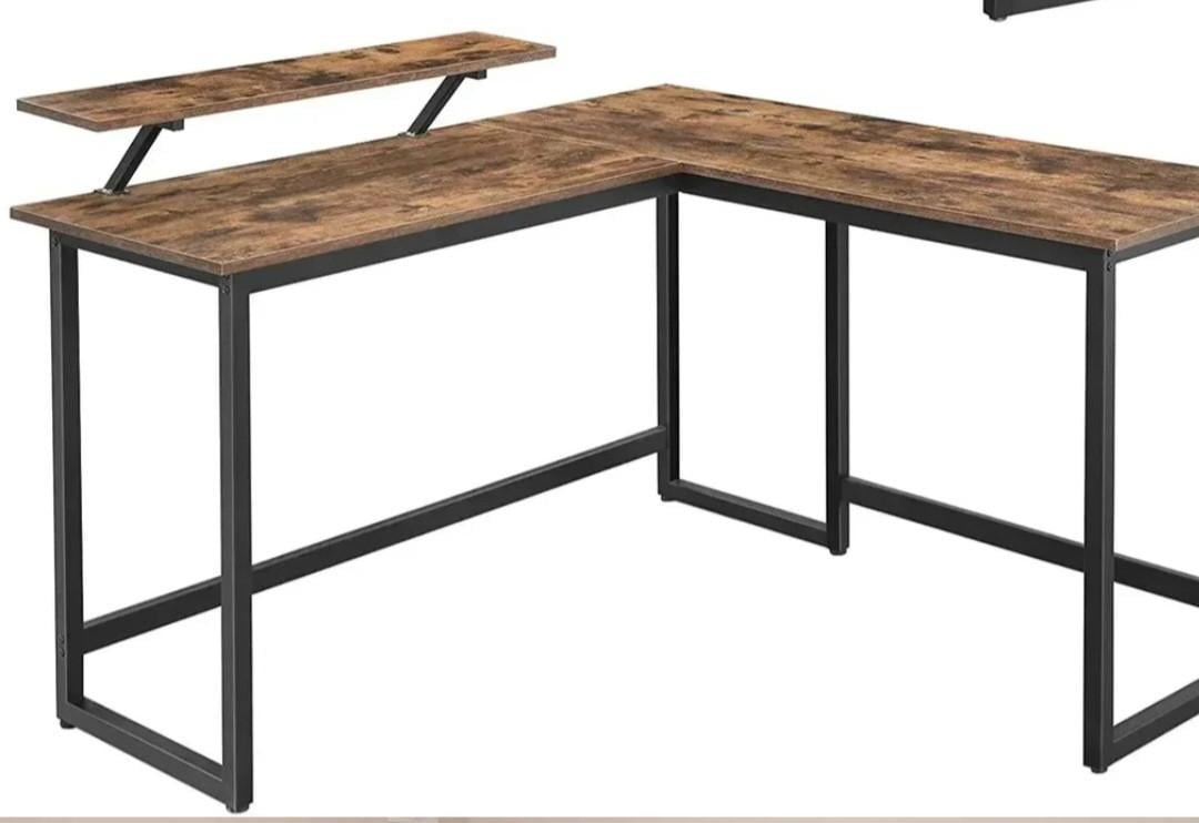 Industrieel hoekbureau met stalen poten