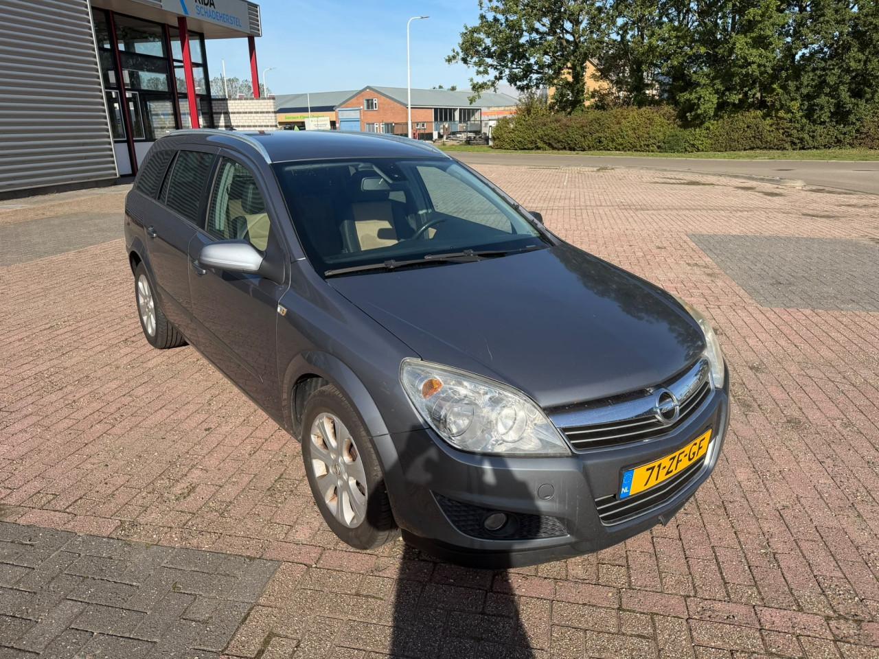 Opel astra station automaat bj 2008  1500 euro