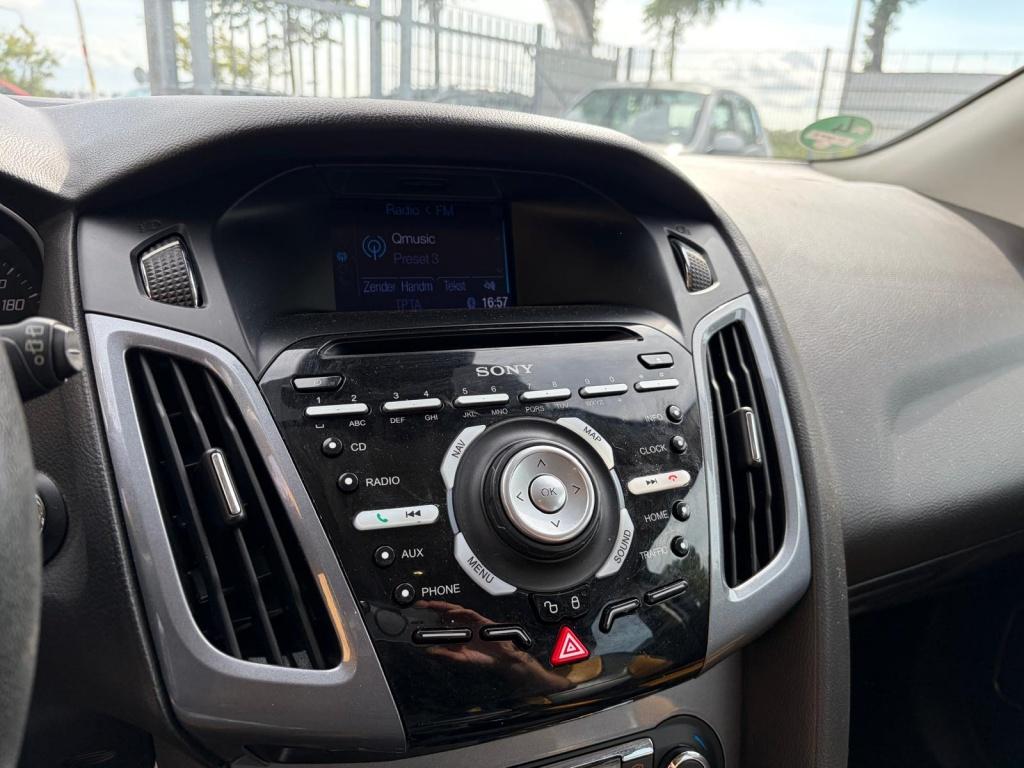 Ford Focus 1.6 ti-vct titanium
