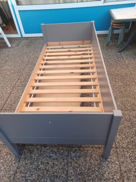 Bed met bedlade 90×200 cm