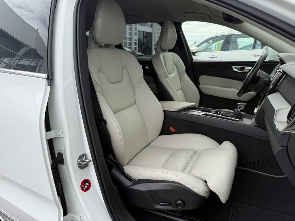 Volvo XC60 t5 255pk awd inscription| leder| stoel.verw| navi| getint glas