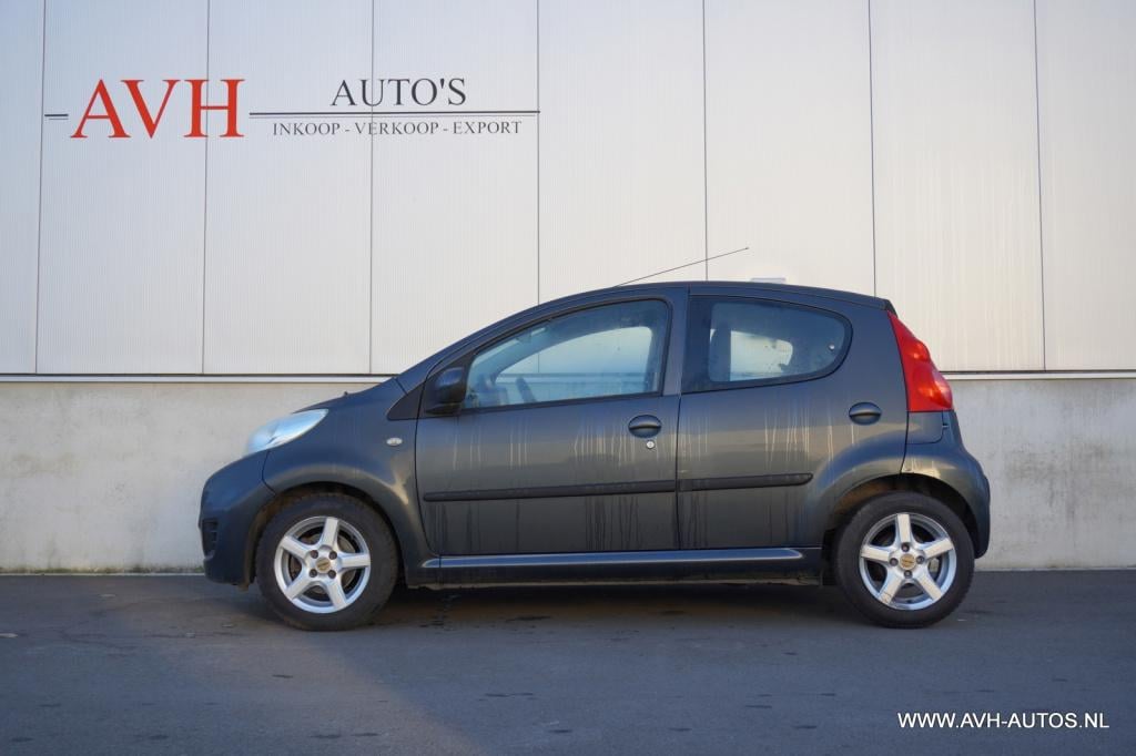 Peugeot 107 1.0-12v xs