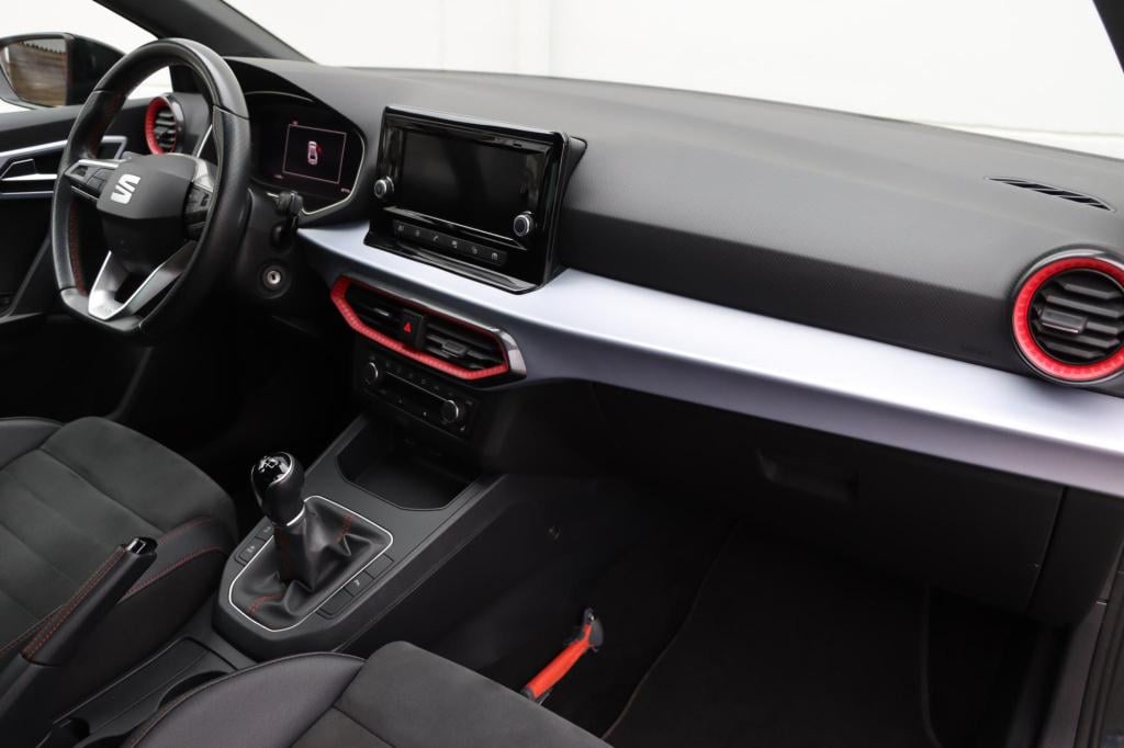 Seat Ibiza 1.0 ecotsi fr business connect 95pk