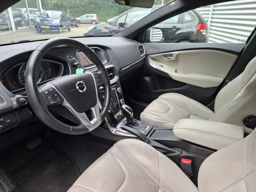 Volvo V40 1.5 t2 inscription automaat leer/nav/clima/park