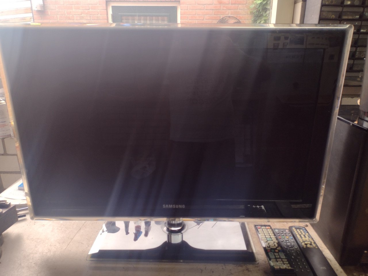 Te koop: Tv, Versterker en Boxen