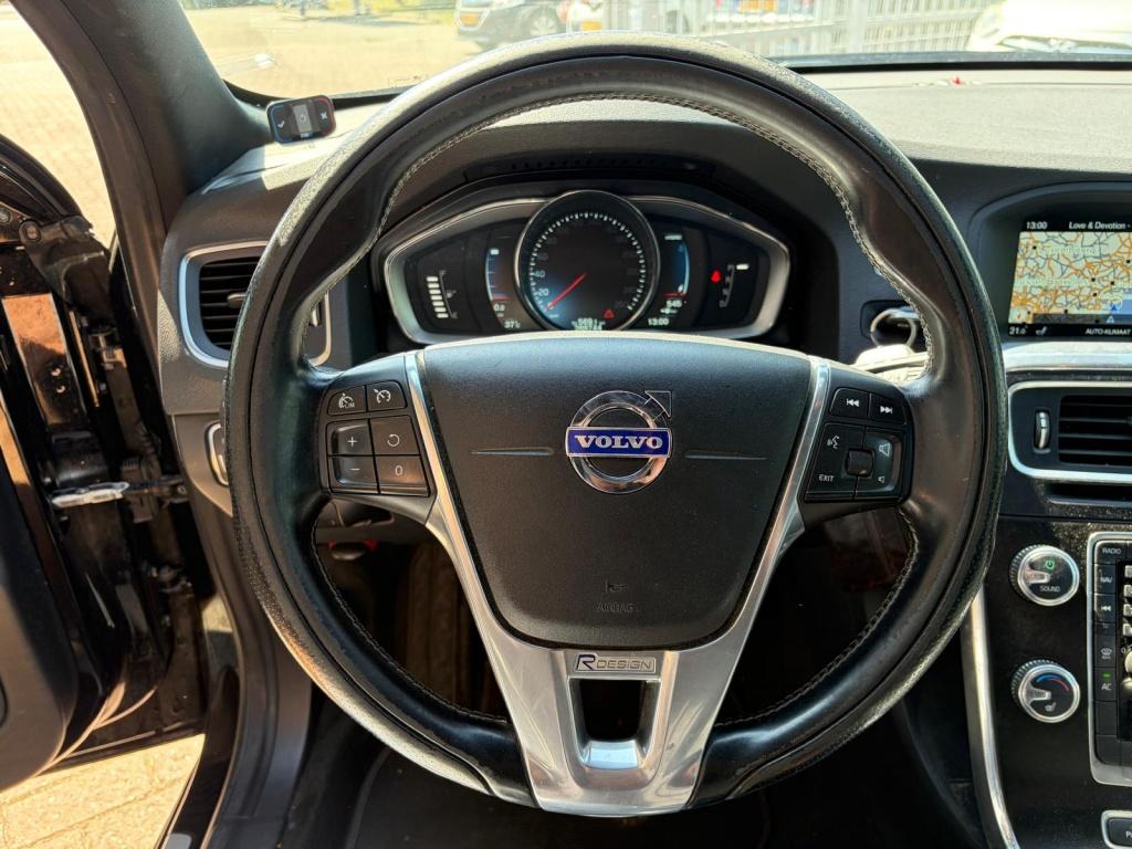 Volvo V60 2.4 d6 awd pl.i r-d.