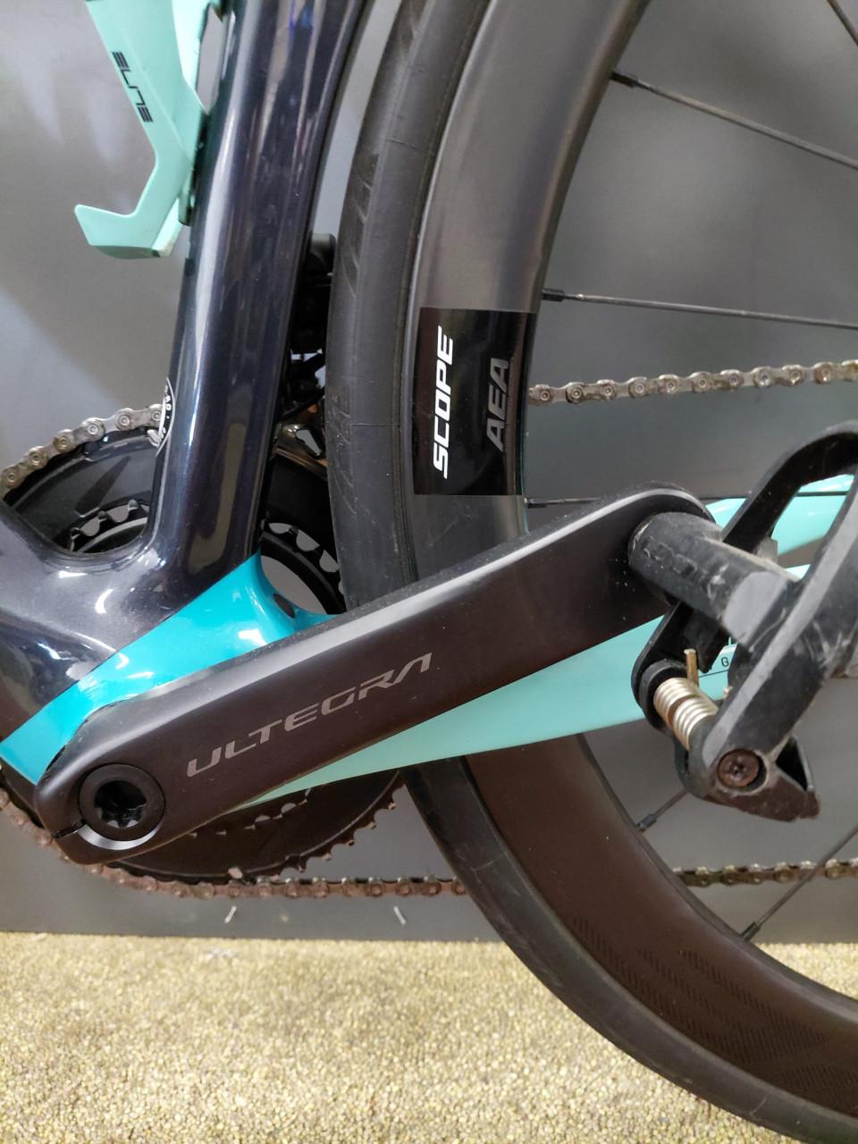 Bianchi Oltre XR4 Ultegra Di2 Scope R4 carbon wielen maat 59