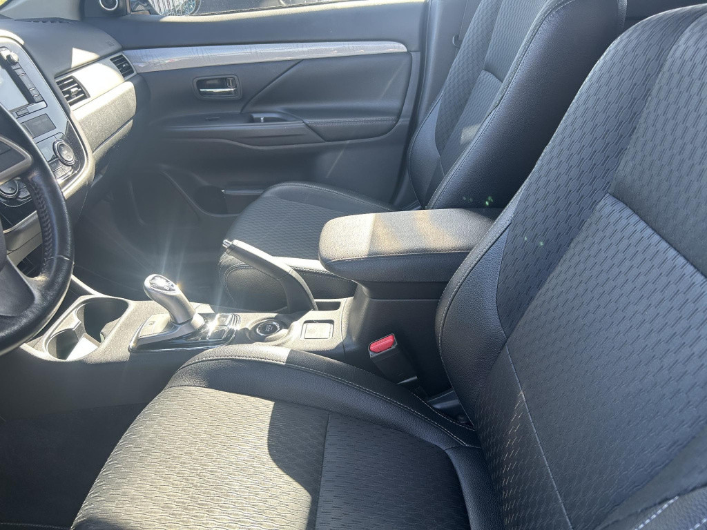 Mitsubishi Outlander 2.0 phev executive edition x-line