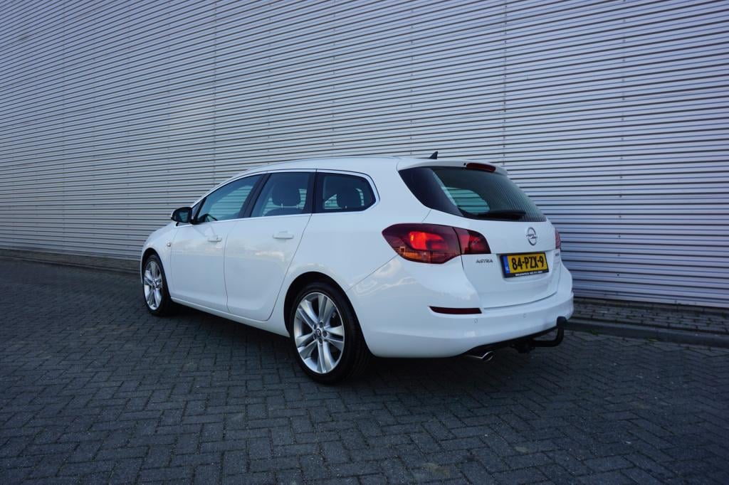 Opel Astra sports tourer 1.4 turbo sport airco / cruise / navi / elektr. ra