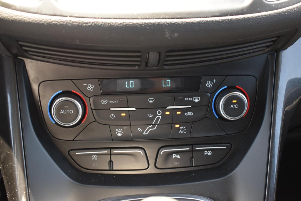 Ford C-max 1.0 titanium | cruise control | trekhaak | parkeersensoren v + a