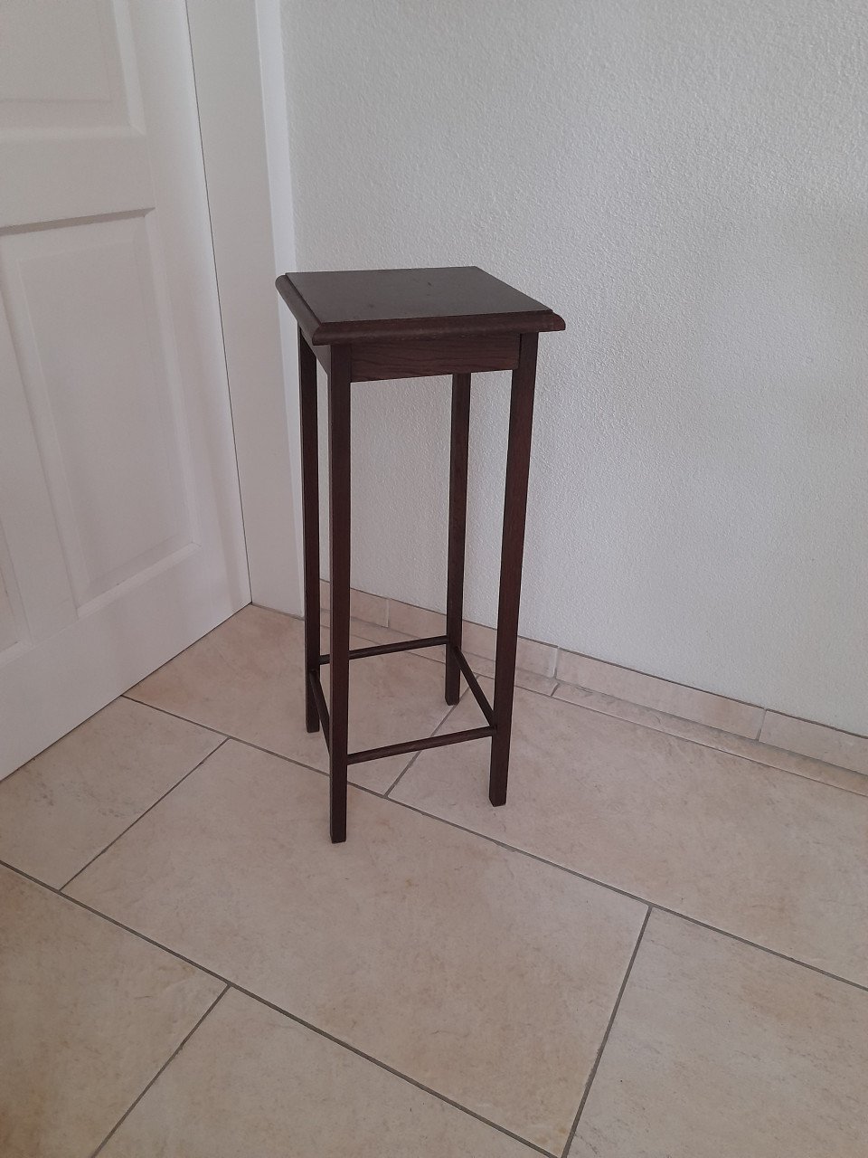 Planten tafel  27 x 27 x 70H (in goede staat)