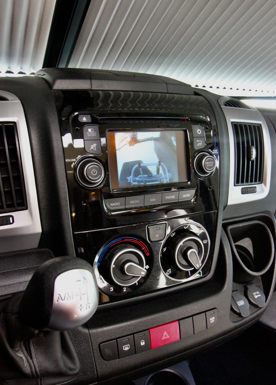 Knaus Sky Ti (AUTOMAAT,Lage Lengtebedden,38000KM!!!)