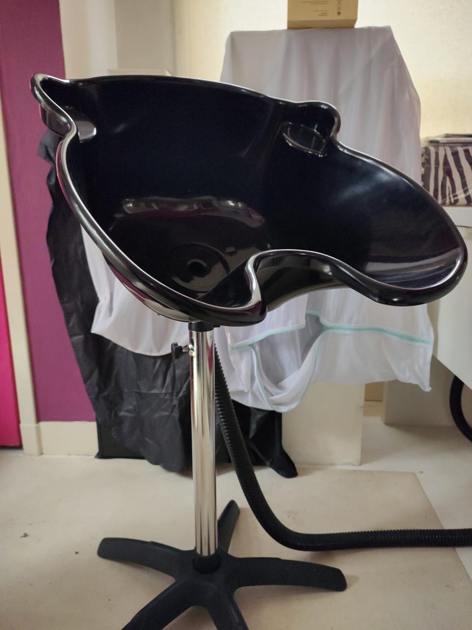 Kappersstoel met complete uitrusting
