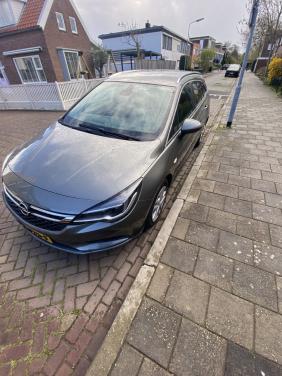 Opel Astra Sports Tourer.