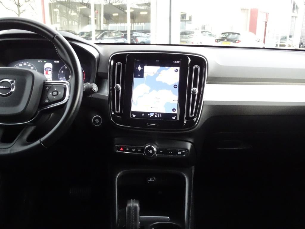 Volvo XC40 2.0 t4 momentum