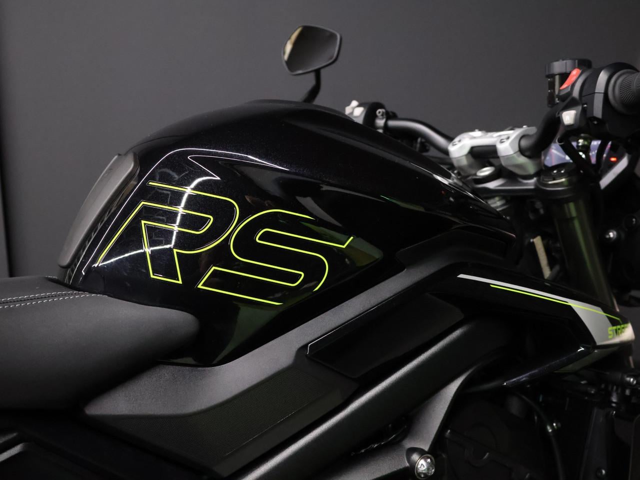 STREET TRIPLE RS | Phantom Black