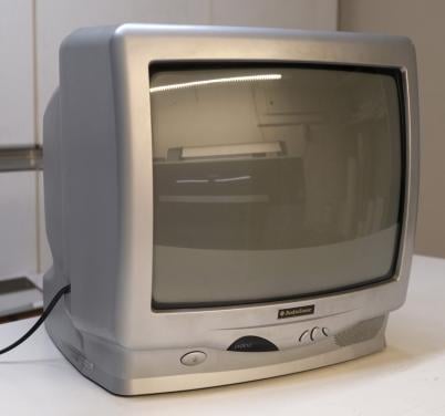 GRATIS AF TE HALEN 2 TV's met beeldbuis