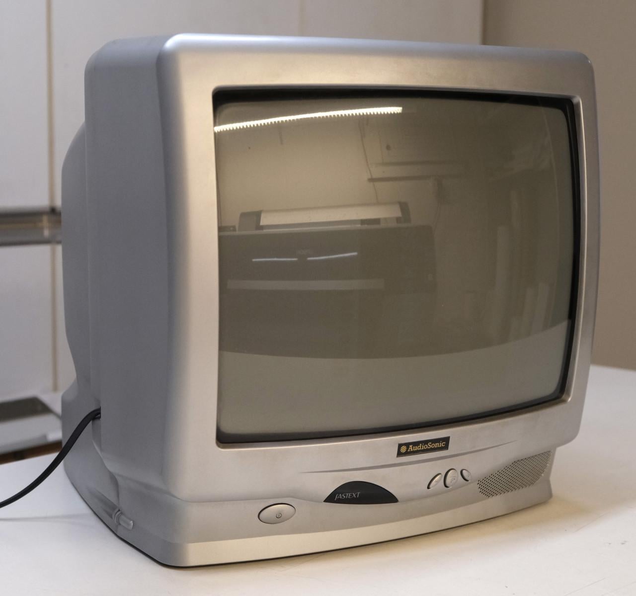 GRATIS AF TE HALEN 2 TV's met beeldbuis