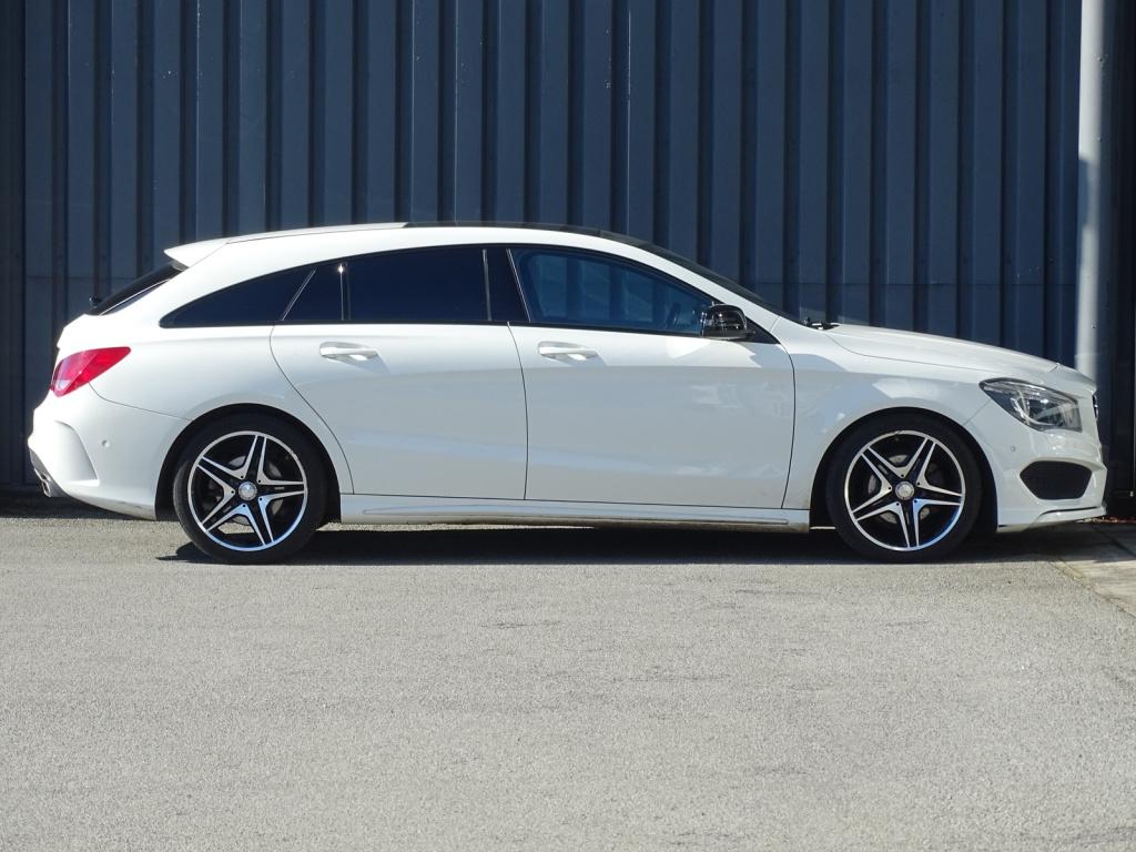 Mercedes-Benz Cla shooting brake 180 orangeart edition amg pakket