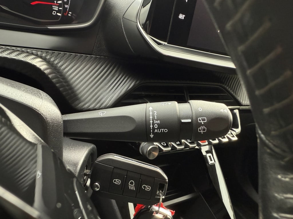 Peugeot 2008 1.2 active // trekhaak //