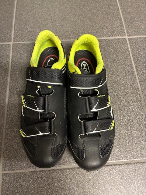 Wielrenschoenen maat 39 zgan