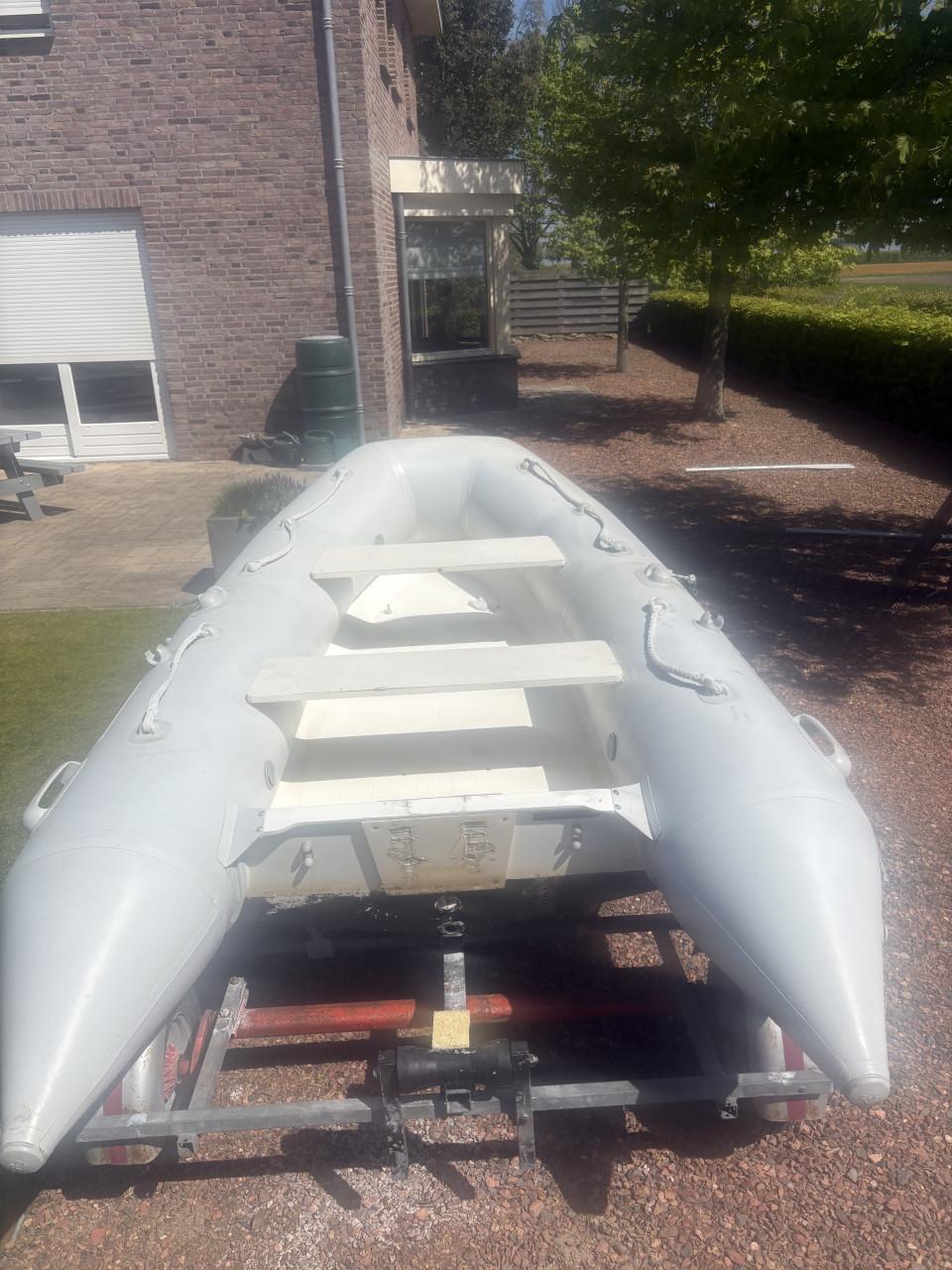 Brig 310 rubberboot + 15 pk Suzuki incl trailer