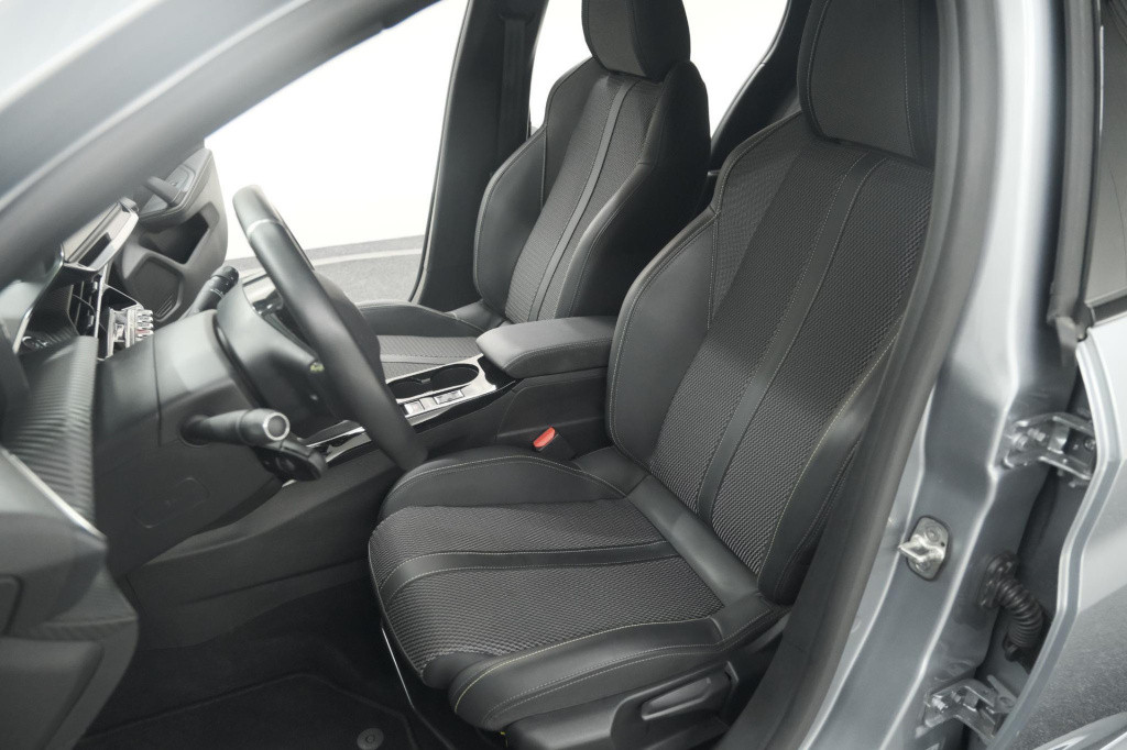 Peugeot 208 puretech 100 gt | camera | navigatie | apple carplay | parkeers