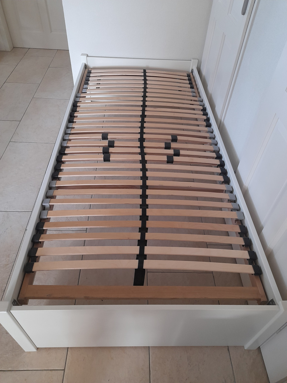 1 persoons bed 90 x 200 (in goede staat )