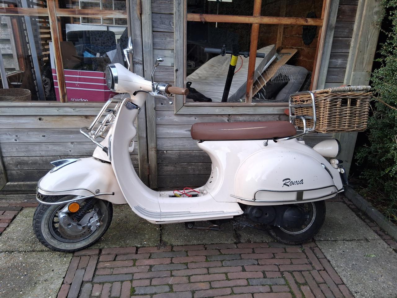 Retro scooter 5500km opknapper of voor onderdelen