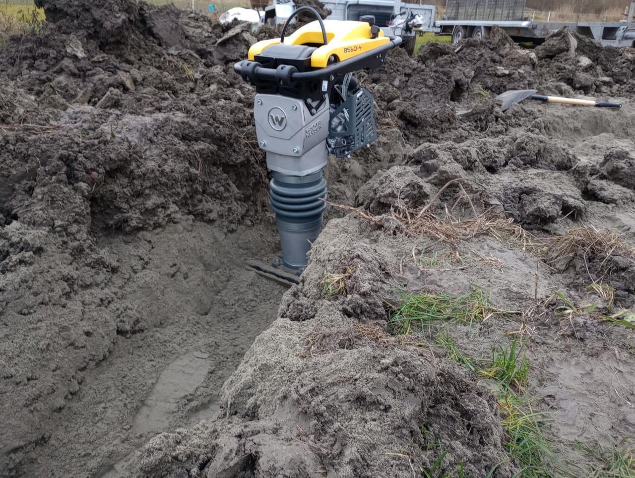 Rupsdumper zelflader Te Huur