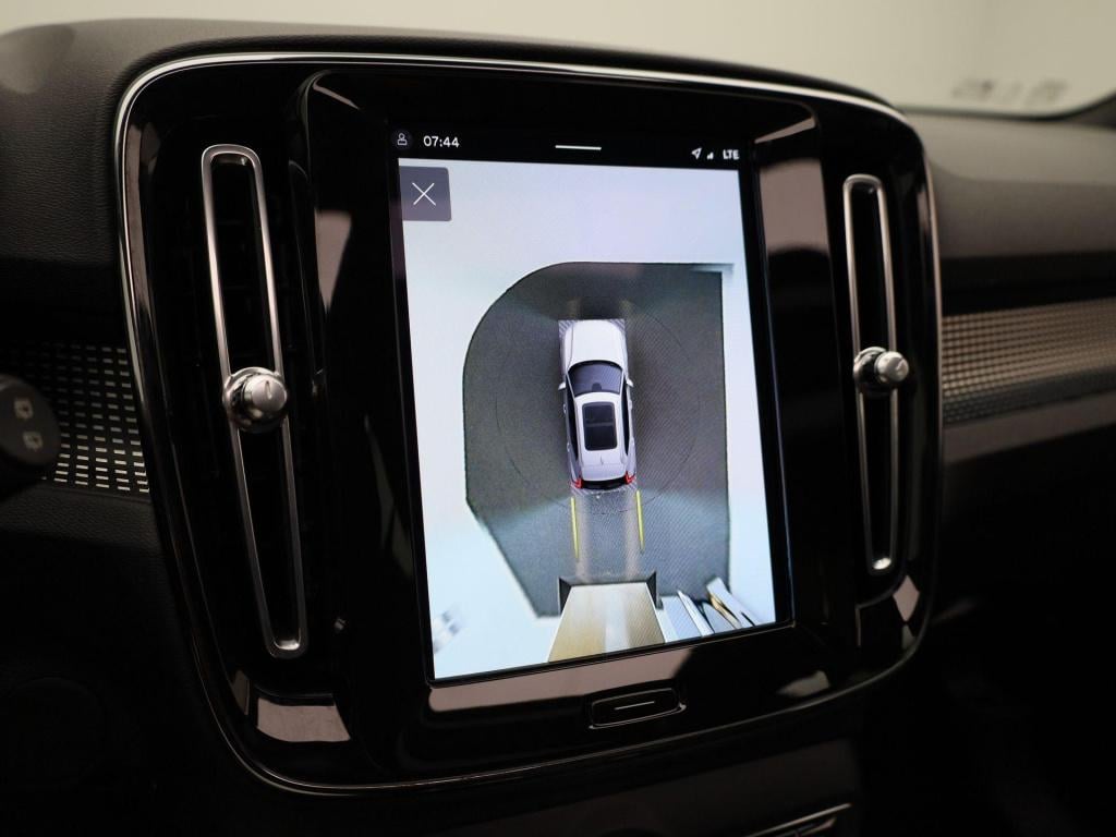 Volvo XC40 recharge p8 awd | automaat | panoramadak | apple carplay / andro