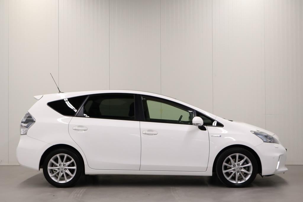Toyota Prius wagon 1.8 dynamic 7p.