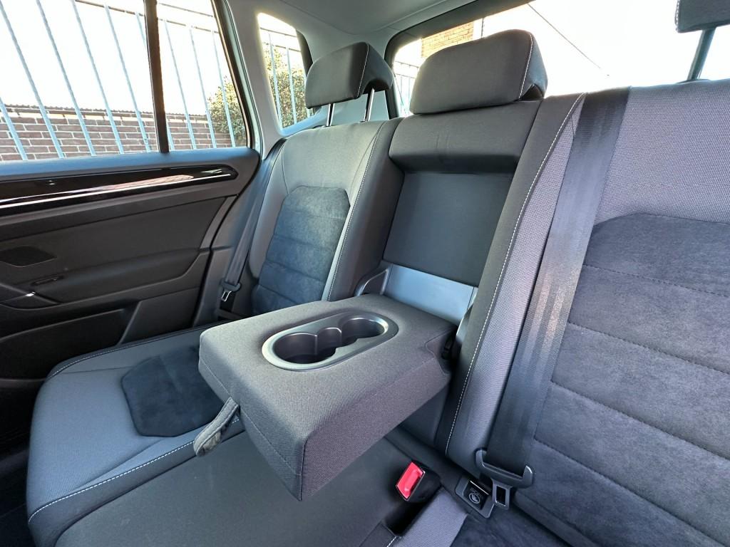 Volkswagen Golf Sportsvan 1.4 tsi highline trekhaak camera xenon dab+