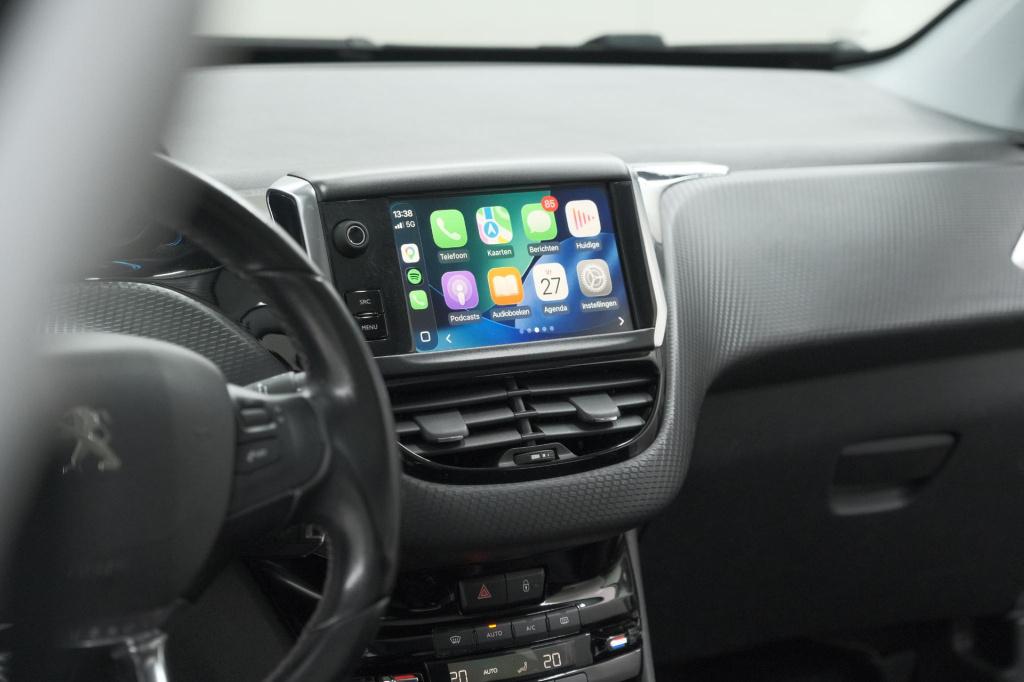 Peugeot 2008 puretech 110 allure | panoramadak | apple carplay | navigatie 