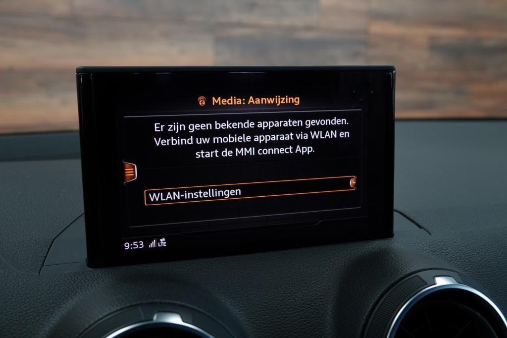 Audi Q2 1.0 tfsi sport | pdc | 19" | leder | stoelverw. |