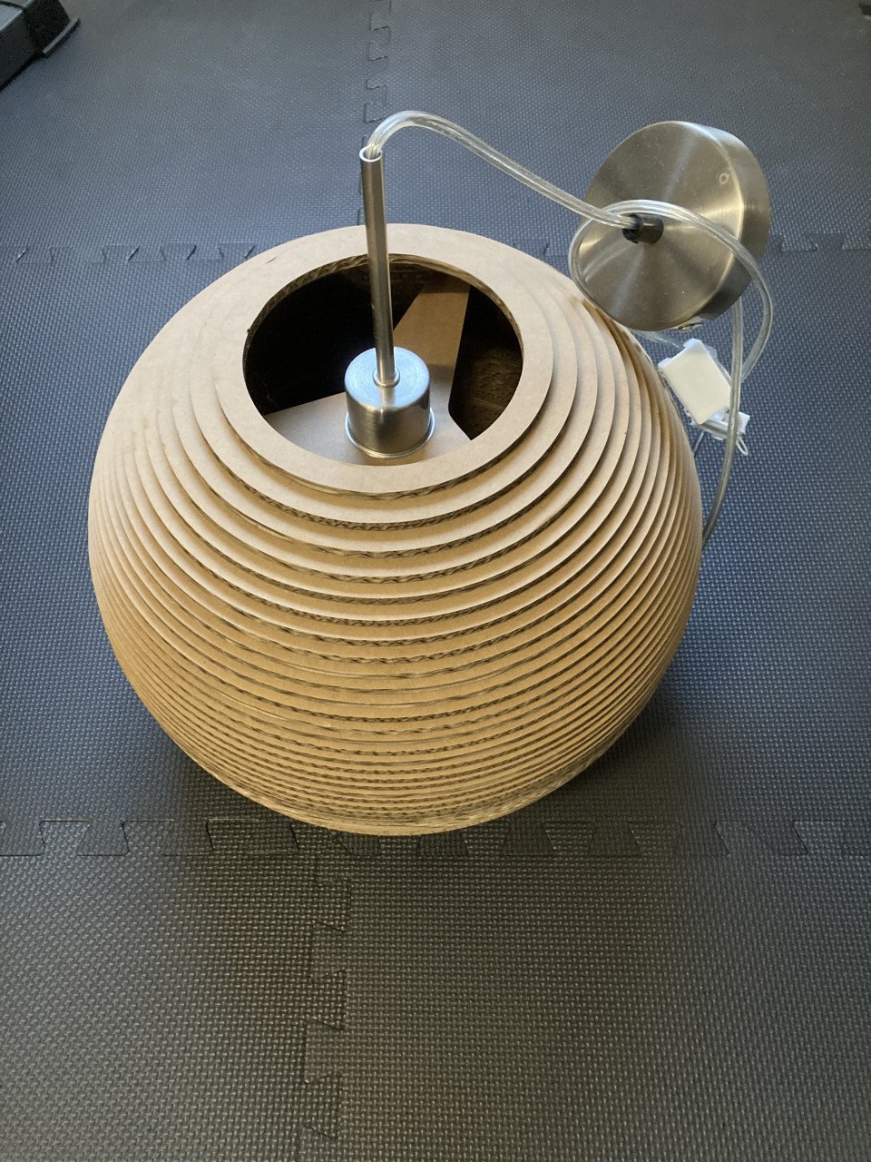 Kartonnen hanglamp