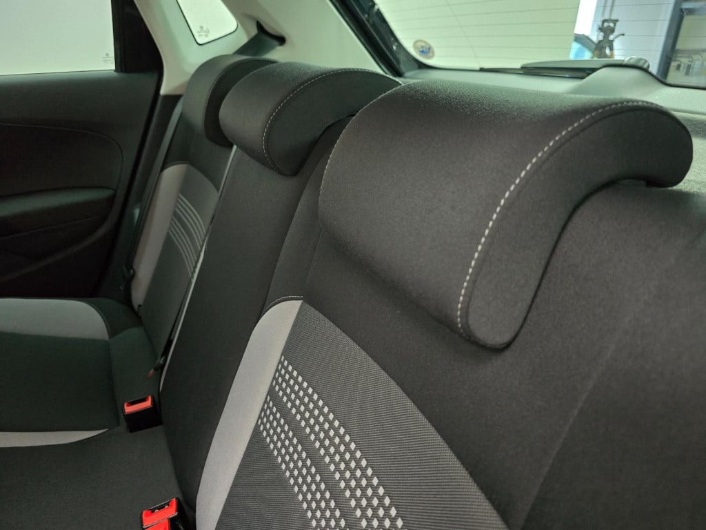 Volkswagen Polo occasion 1.2 tsi highline met parkeersensoren en 5 deurs zw