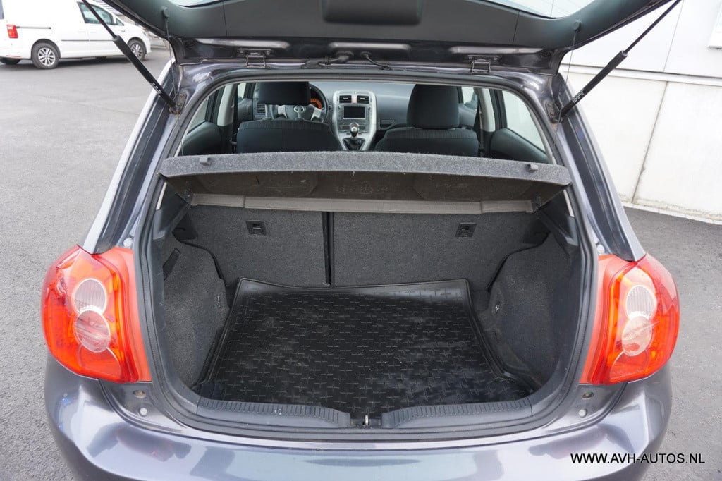 Toyota Auris 1.6-16v luna business