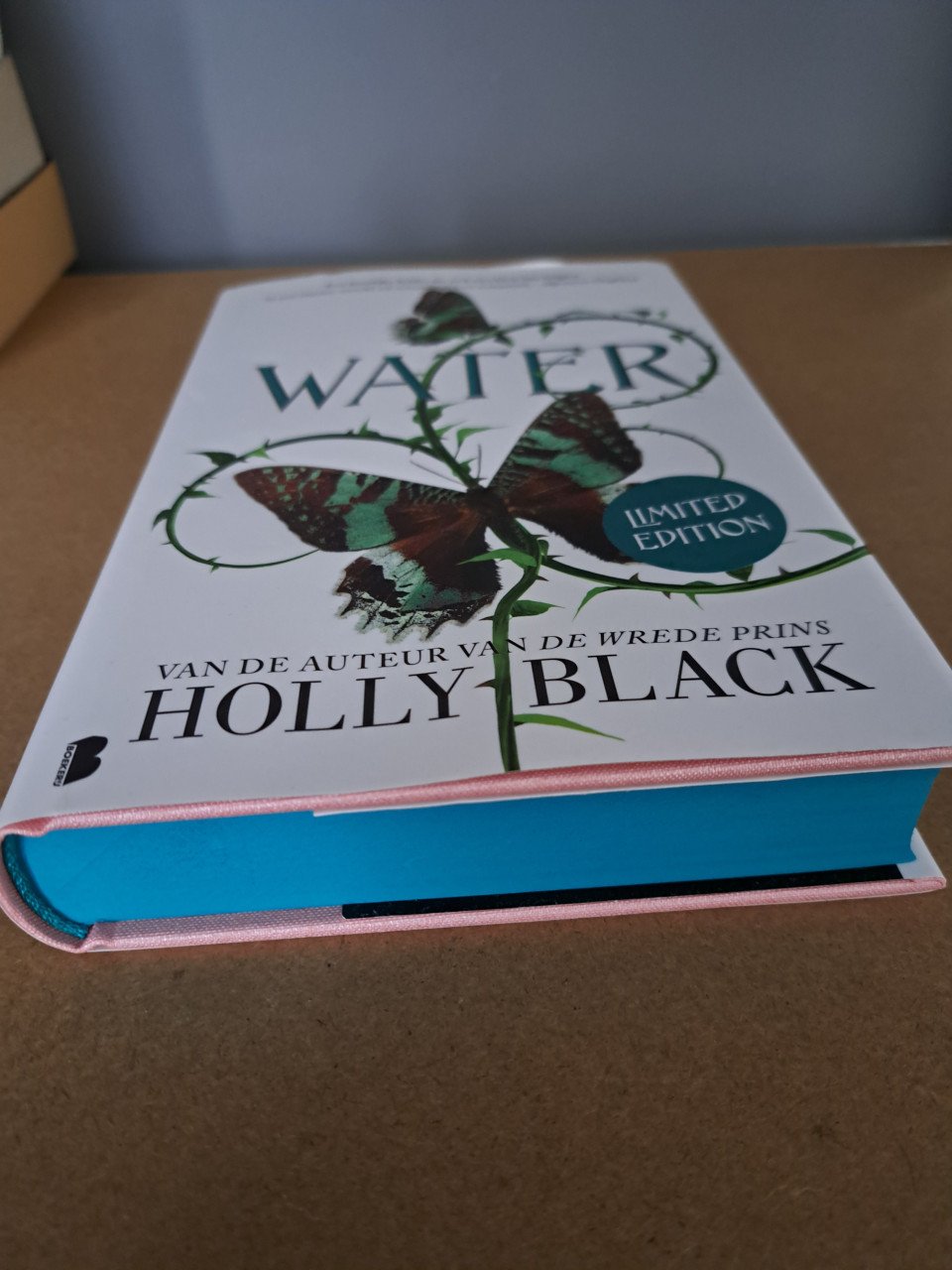 Water holly black limited edition