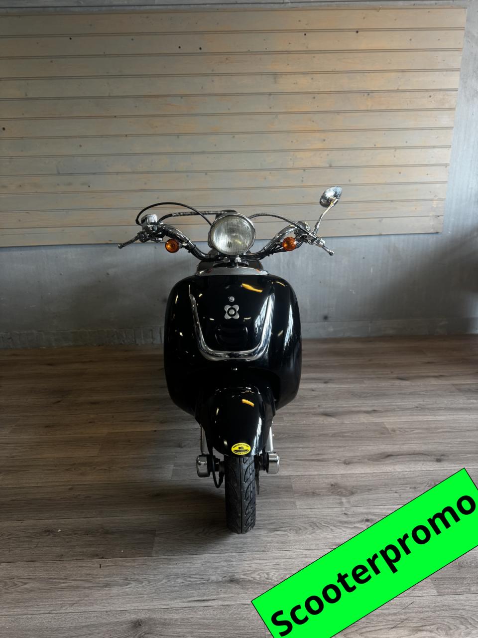 RETRO SCOOTER (geel kenteken)