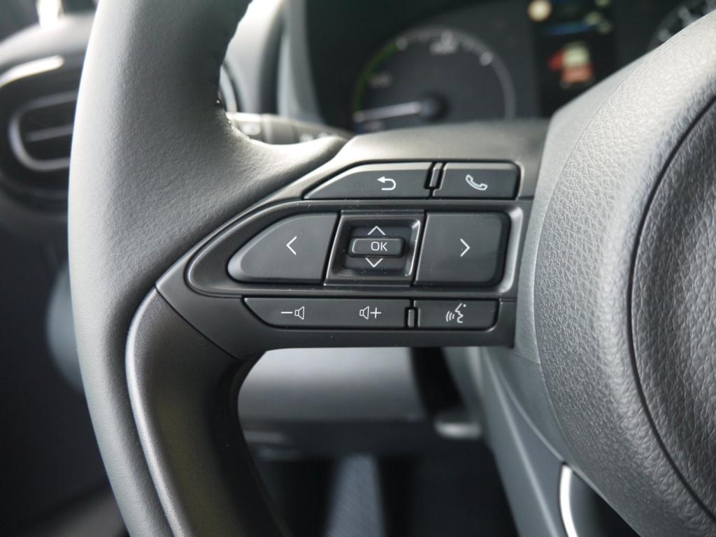 Mazda 2 Hybrid 1.5 centre-line