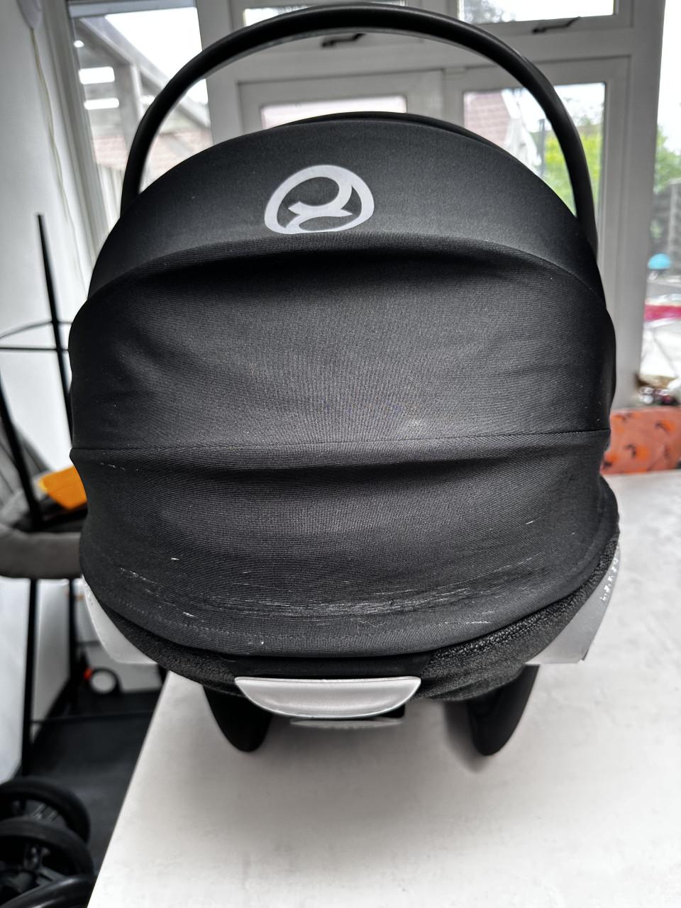 Cybex maxicosi met iso fix base