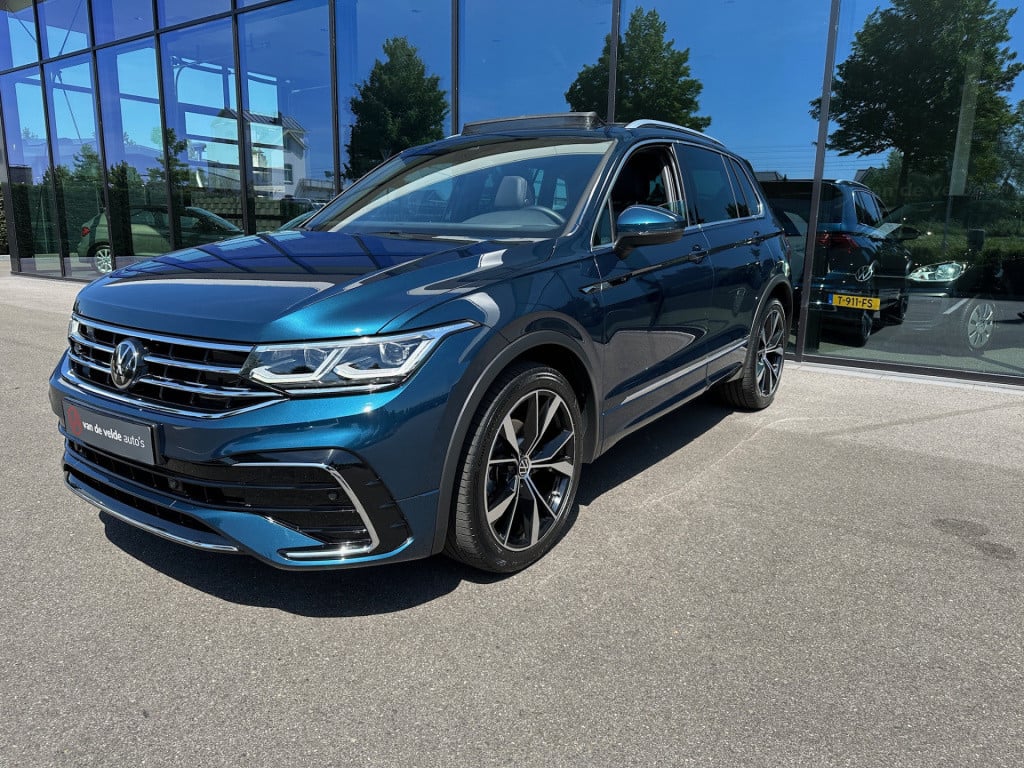 Volkswagen Tiguan 1.5 tsi 150pk dsg r-line | trekhaak | panoramadak | led |