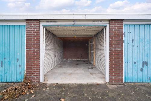 Te huur en te koop garagebox Beaufortstraat Vlissingen (Paauwenburg)