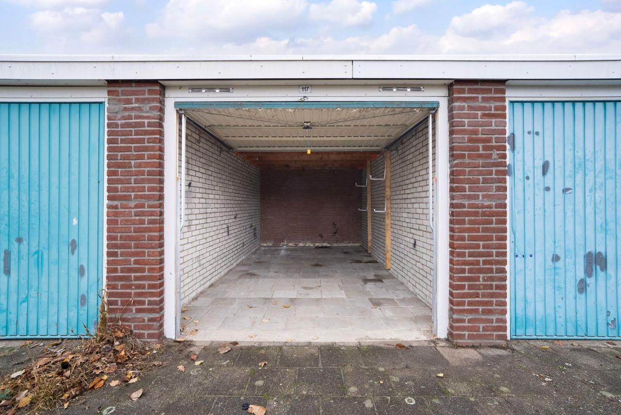 Te huur en te koop garagebox Beaufortstraat Vlissingen (Paauwenburg)