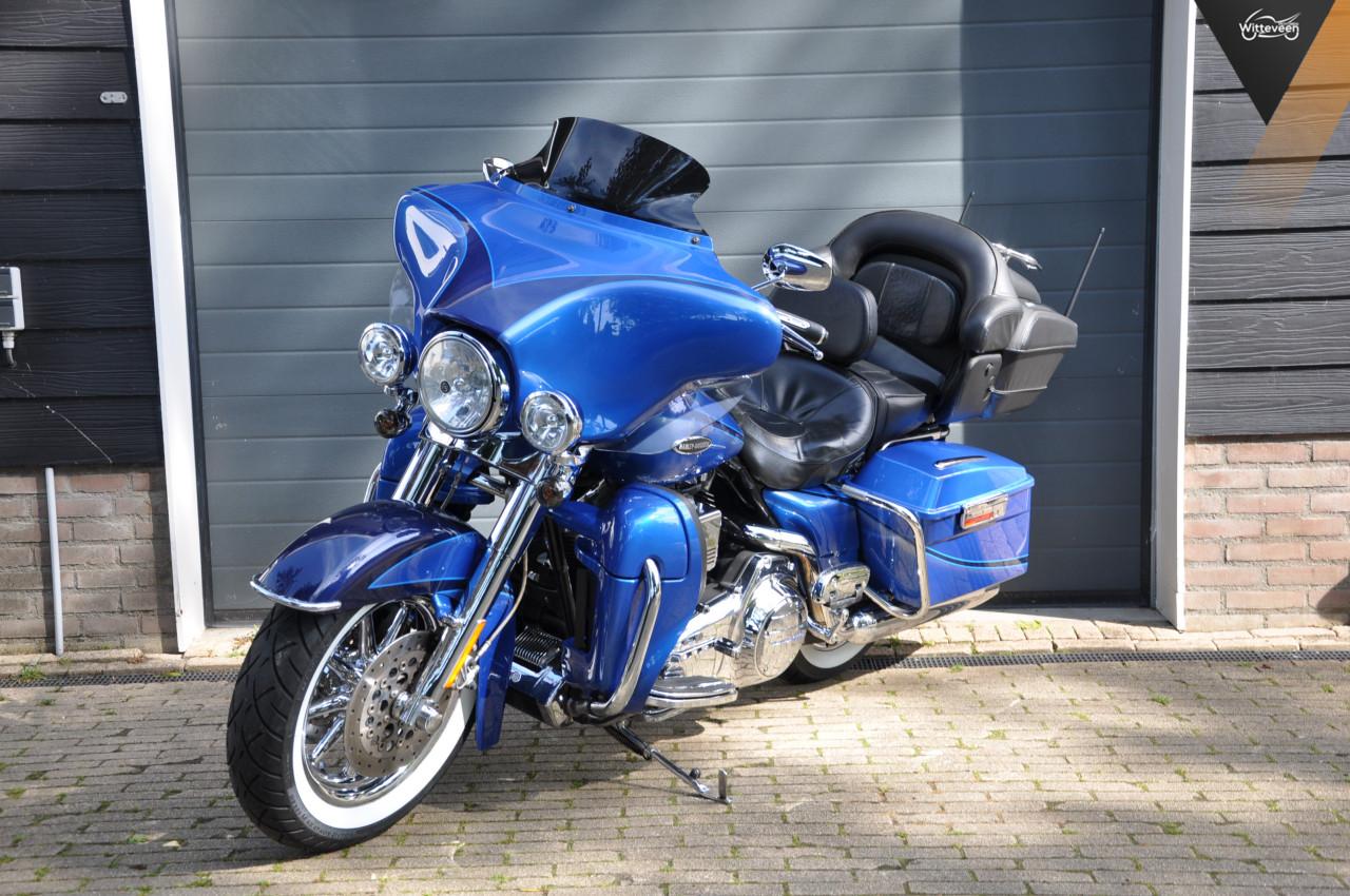 Harley Davidson Electra Glide Classic Ultra CVO 110 FLHTCUSE