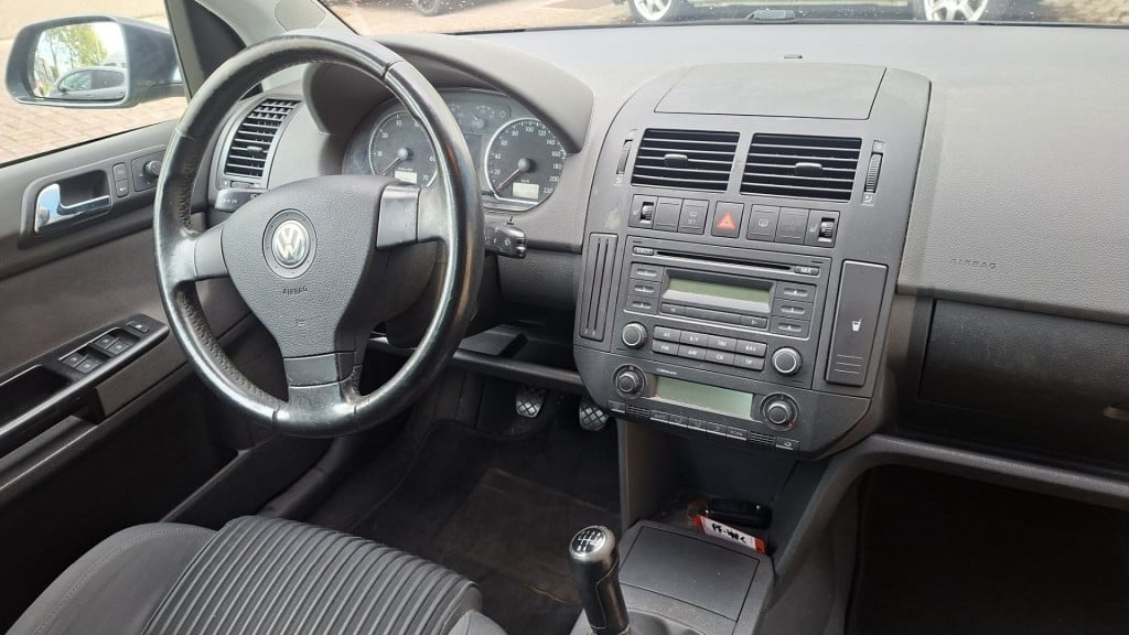 Volkswagen Polo 1.4-16v fsi trendline