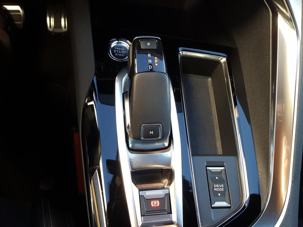 Peugeot 3008 1.6 puretech 180pk s&amp;s eat8 gt