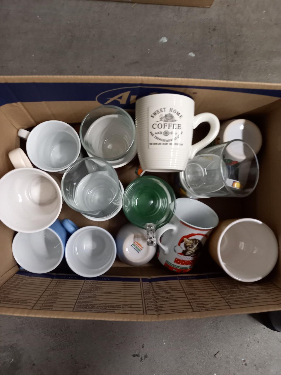 Diverse kopjes en bekers